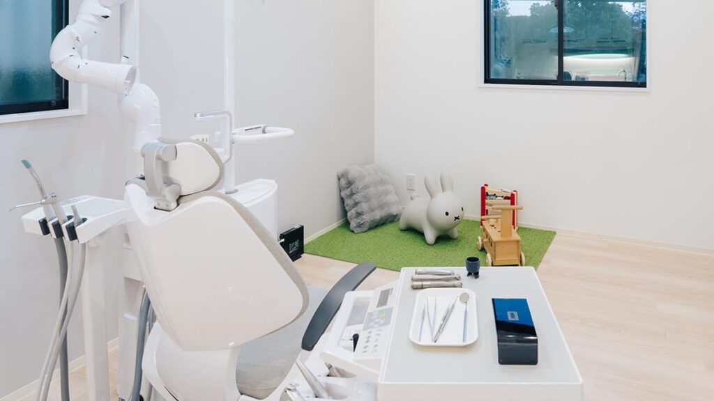 フッ素は「歯医者さん」にお任せするのが一番安全——こうの歯科