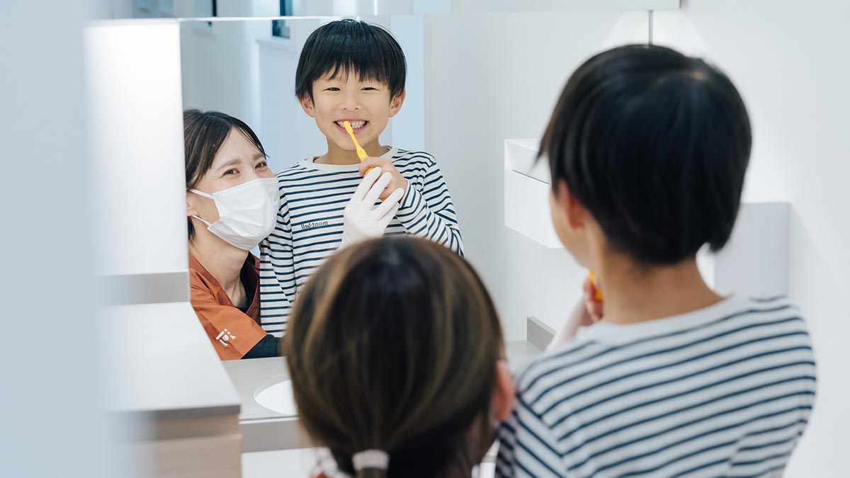 なぜ今頑張るの?乳歯ケアが「一生モノの資産」になる話——こうの歯科